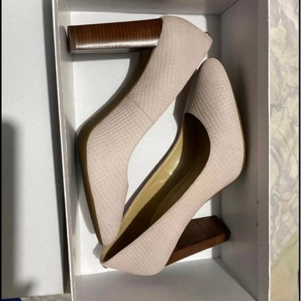 Michael Kors Pump Leather Pink Salmon Brown Block Heel never worn size 10